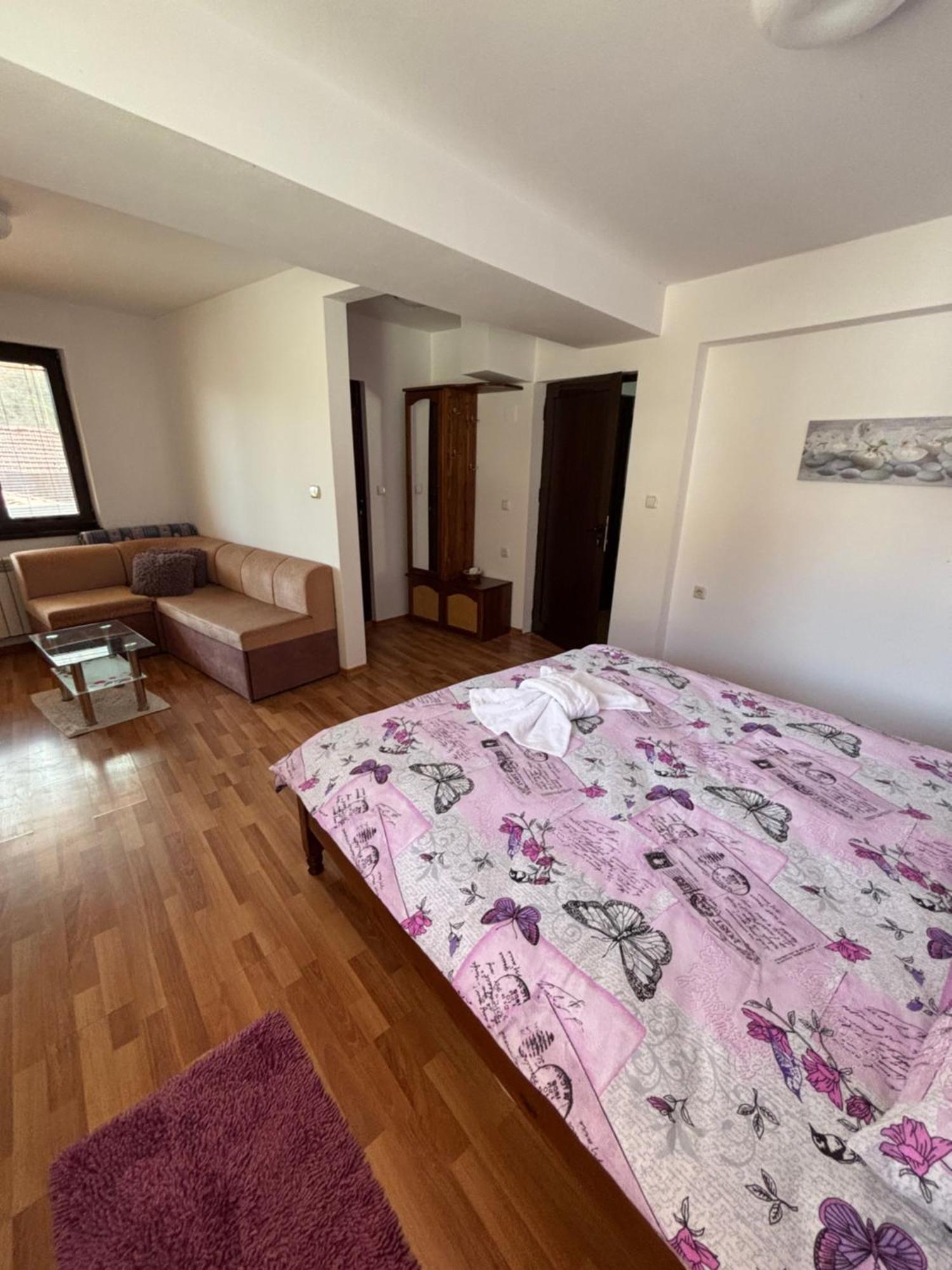 Йовковата Къща Hotel Чифлик Екстериор снимка